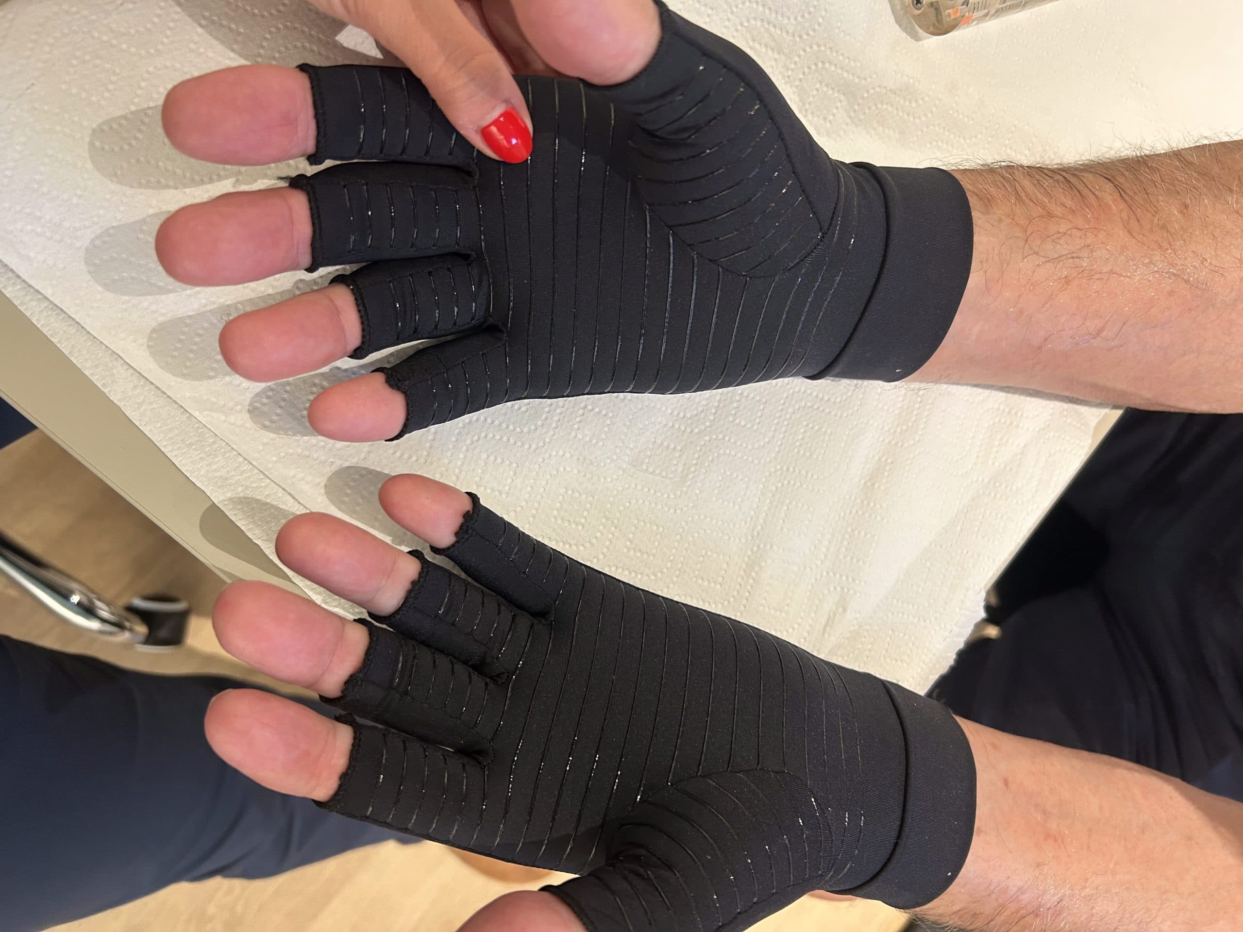 Arthritis compression gloves (1)